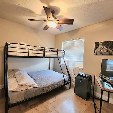 Capone'S Clearwater Escape! Apartment Hot Springs Exterior photo