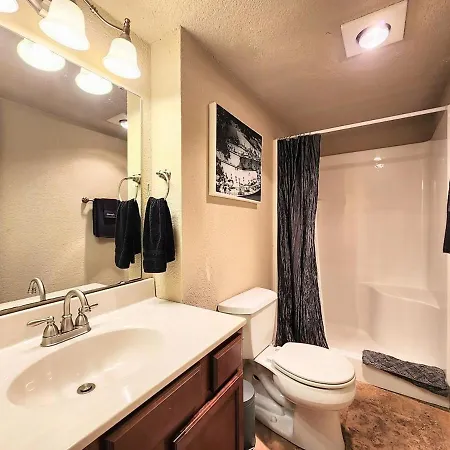 Capone'S Clearwater Escape! Apartment Hot Springs Exterior photo