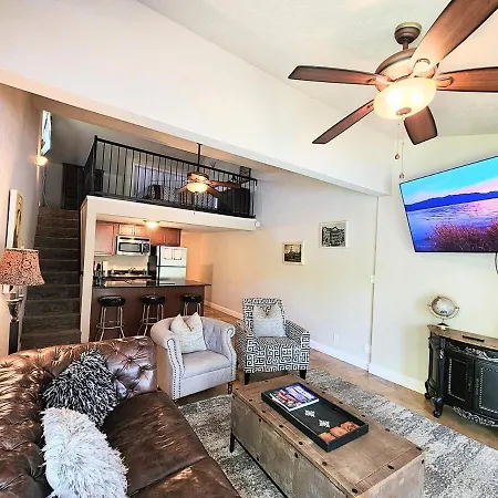 Capone'S Clearwater Escape! Apartment Hot Springs Exterior photo